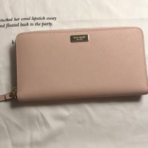 New never used Kate spade wallet  ♠️